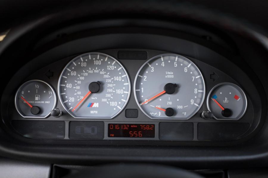 Панель приборов BMW M3 Coupe Laguna Seca Blue (E46) 2003 года  (фото 109 из 149)